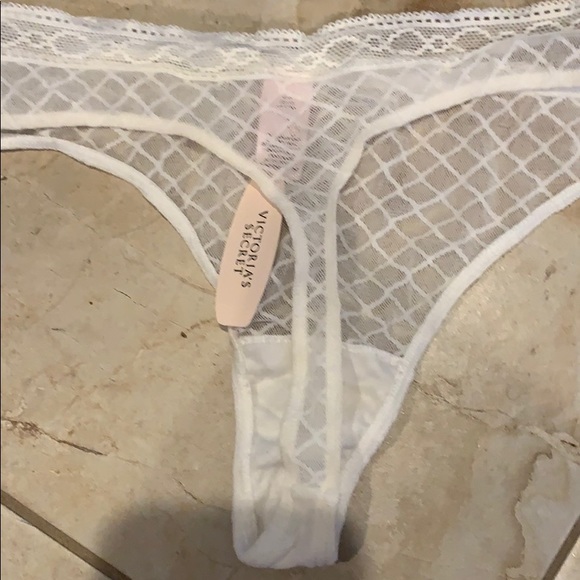 💜 2/$10 NWT Victoria’s Secret white lace thong - Picture 6 of 6